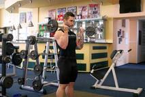 Doplňkové silové cviky - bicepsový zdvih.